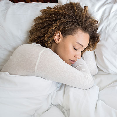 Waarom is het dragen van handschoenen in bed een goed idee?